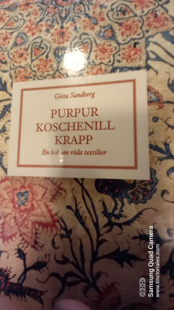 Por ejemplo, en este libro, vi la cochinilla, tema sobre el cual leí mucho ya, presentada de otro modo