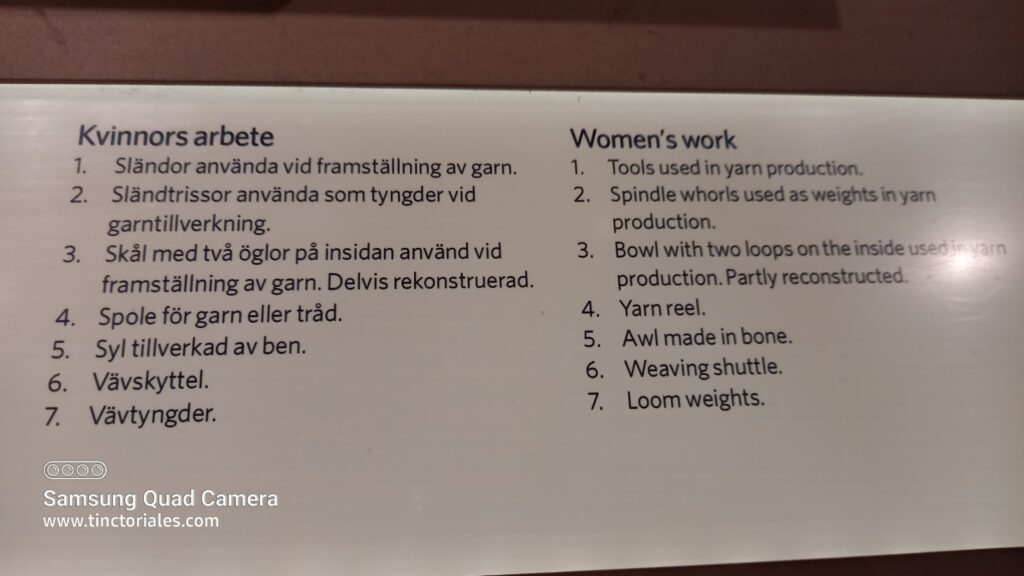 Leyendas de la vitrina de herramientas de trabajos de mujeres, Museo del Mediterrano, Stockholm, Suecia