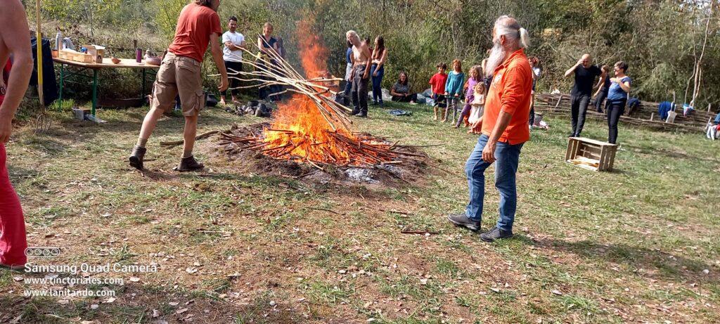 Y una última brazada de leña, herramientas